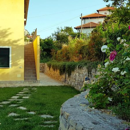 Casa Laura Villa Imperia Eksteriør bilde