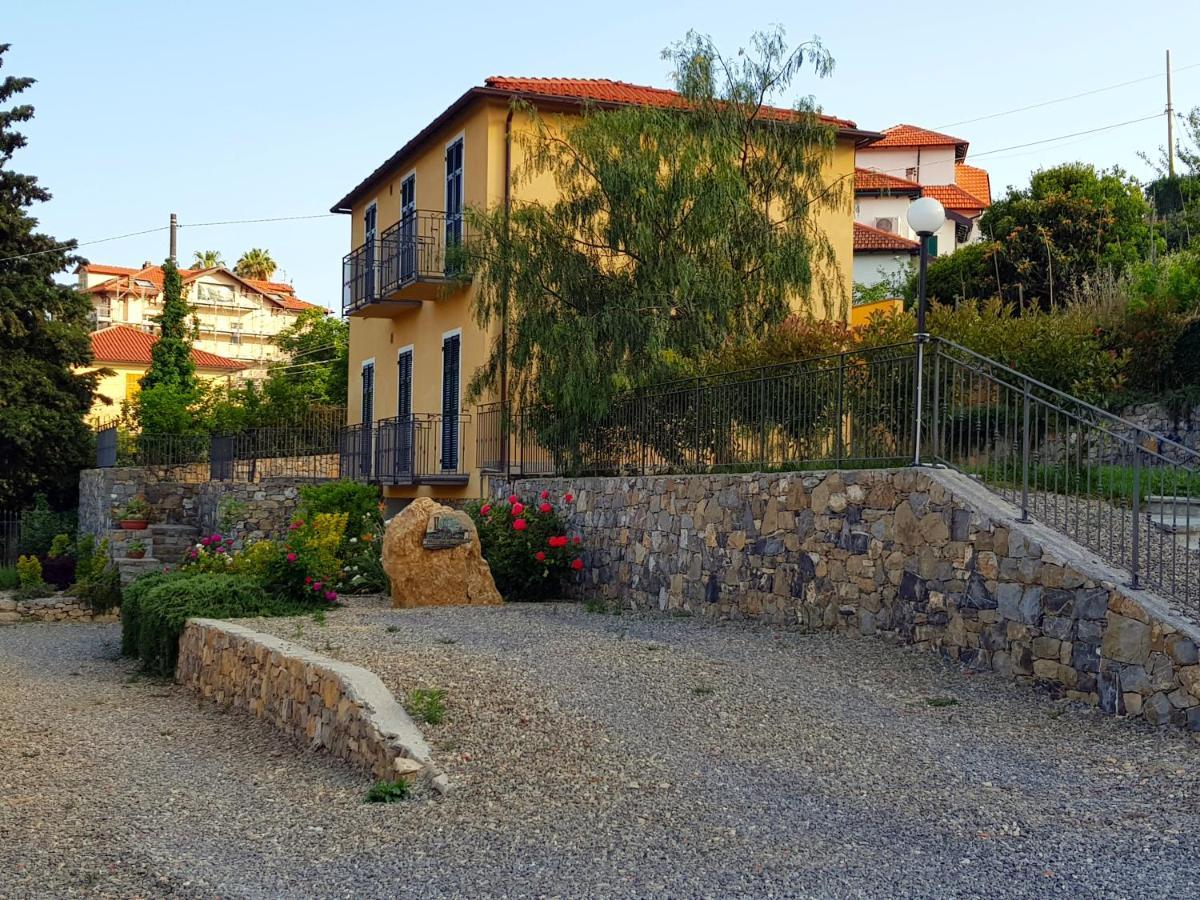 Casa Laura Villa Imperia Eksteriør bilde