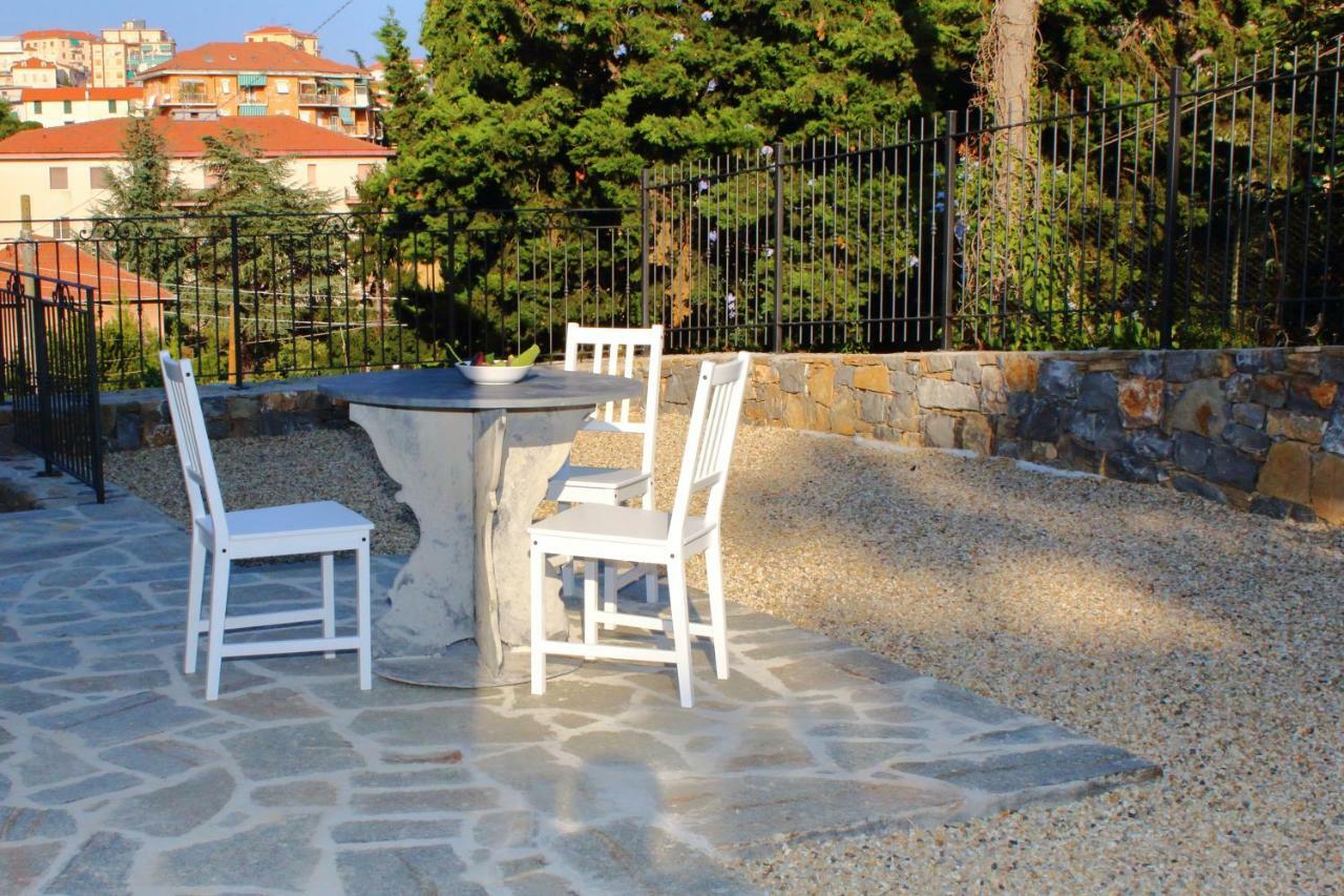Casa Laura Villa Imperia Eksteriør bilde
