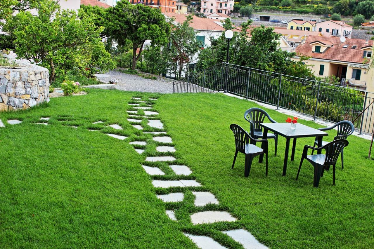 Casa Laura Villa Imperia Eksteriør bilde